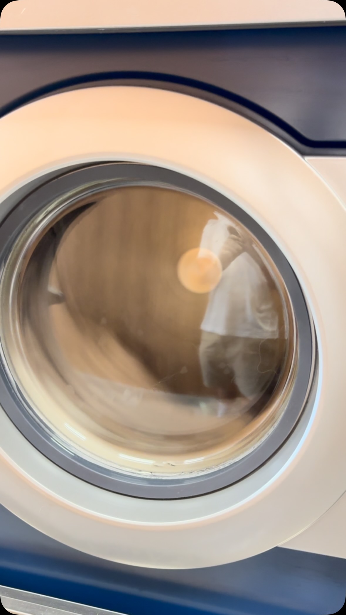Plaisanciers de Golfe-Juan : Où laver le linge de bord de votre bateau ?